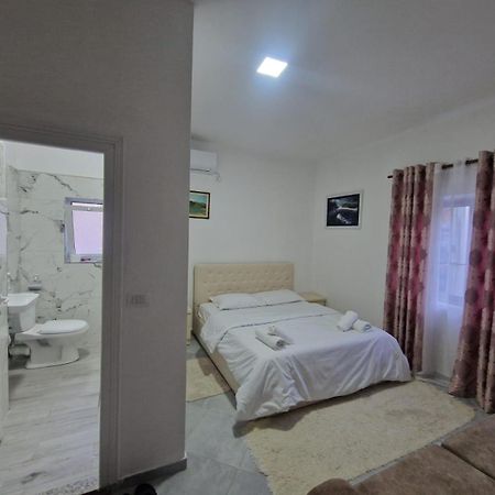 Bar-Restaurant-Hotel-Familja Klos Экстерьер фото
