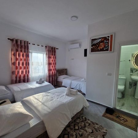 Bar-Restaurant-Hotel-Familja Klos Экстерьер фото